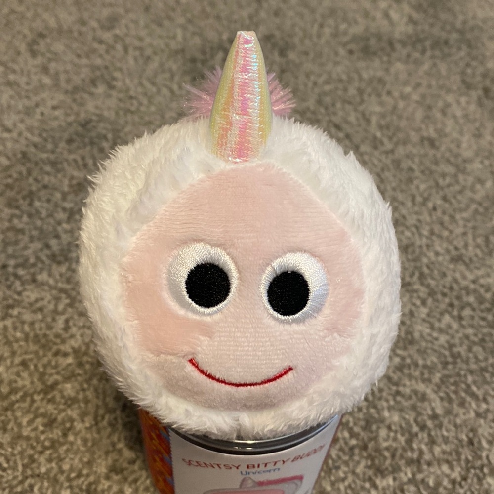 SCENTSY BITTY BUDDY Unicorn! In Black Raspberry Vanilla scent.